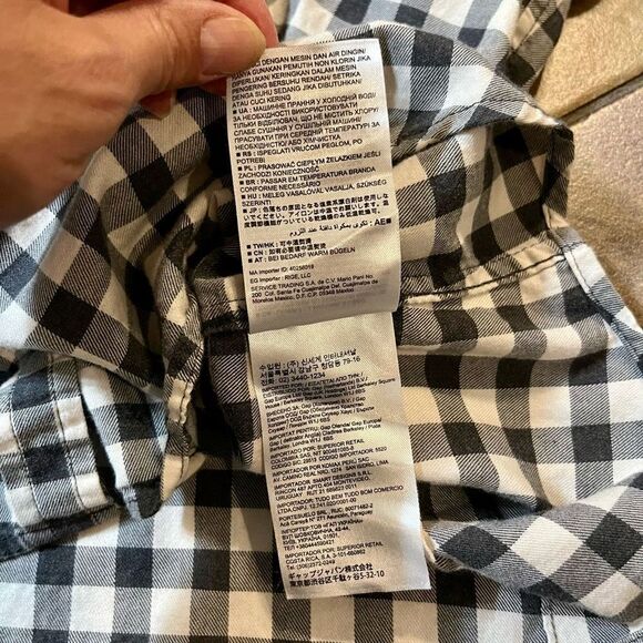 Banana Republic Soft Wash Shirt 100% Cotton Gray White Plaid Button Up Petite M - Picture 8 of 10